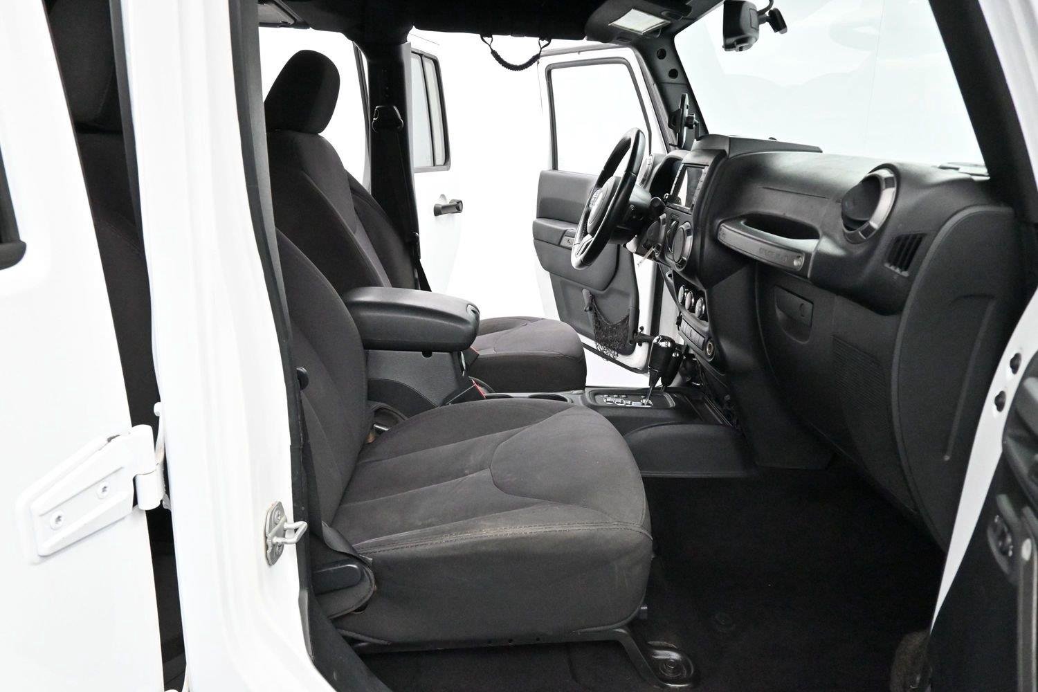 Used 2015 Bright White Clearcoat Jeep Sport image 26