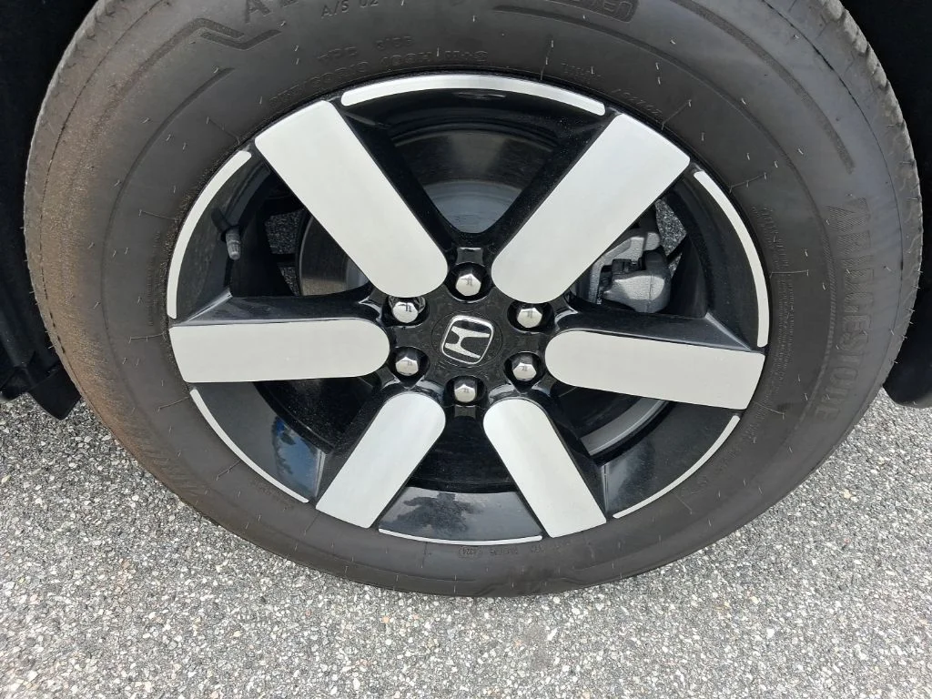 Used 2025  Honda Touring image 13
