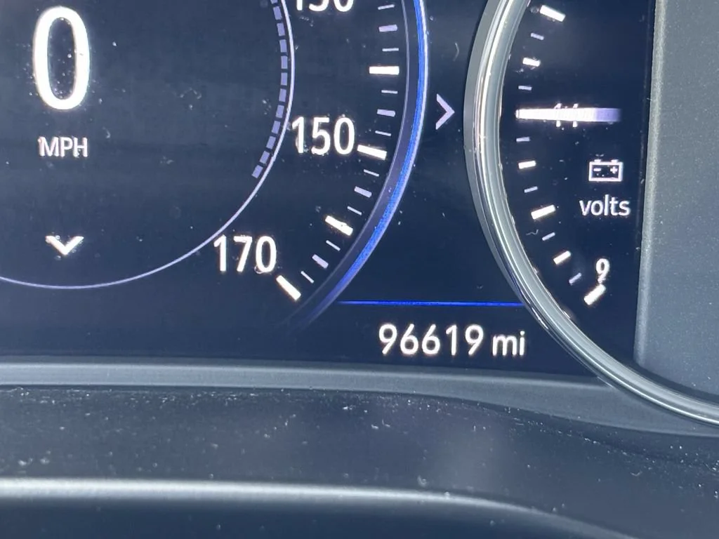 Used 2022 Includes Pitch Dark Night lower exterior accent color.) Buick Premium image 35