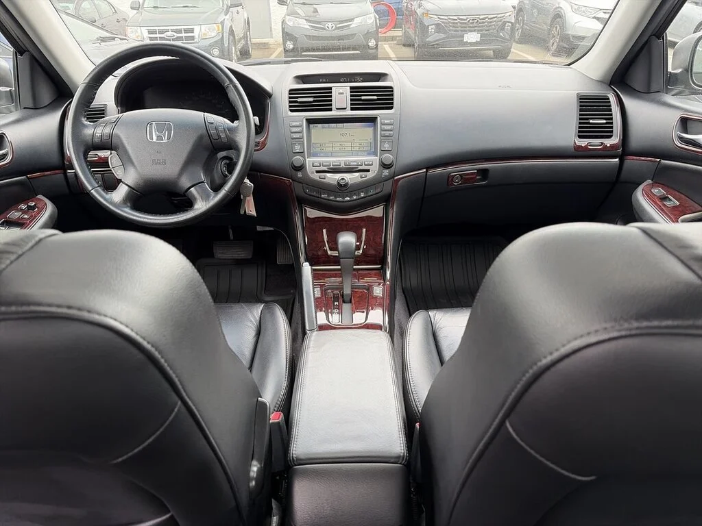 Used 2006 Alabaster Silver Metallic Honda Sedan EX V6 at Dilawri Certified   Local BC   Regu image 27