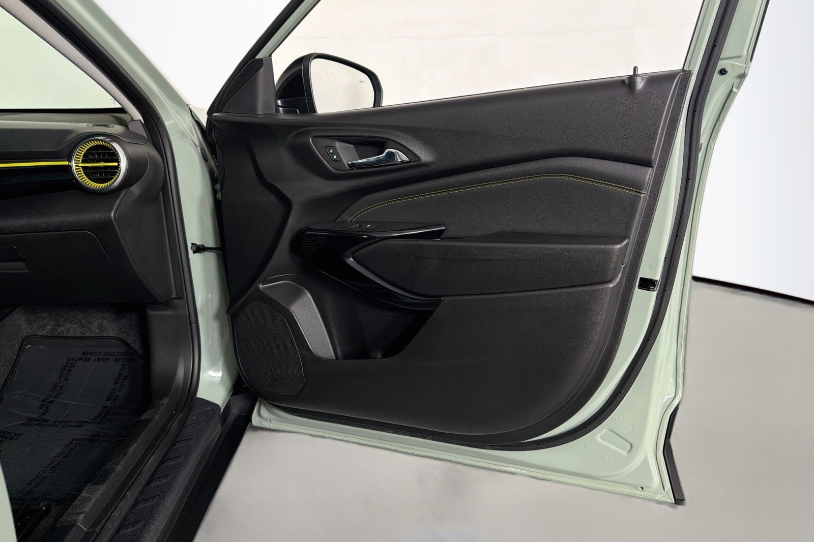 Used 2025 Cacti Green Chevrolet ACTIV image 23