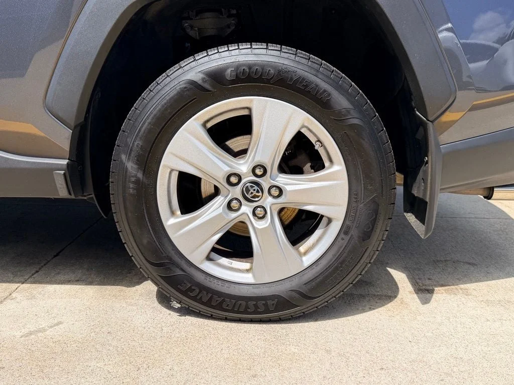 Used 2019 Magnetic Gray Met. Toyota XLE image 8