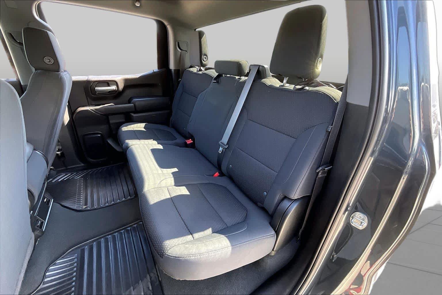 Used 2021 SHADOW GRAY METALLIC Chevrolet Custom image 17