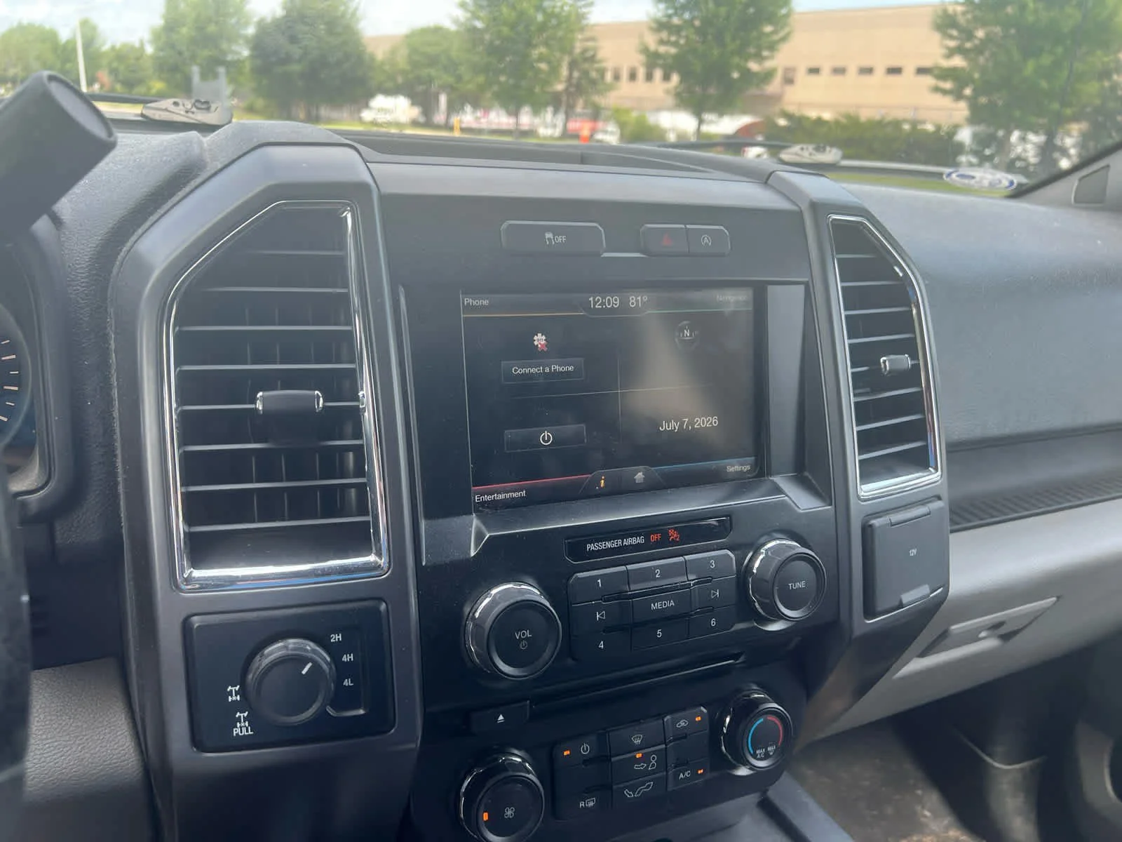 Used 2015 Bronze Fire Metallic Ford XLT image 8