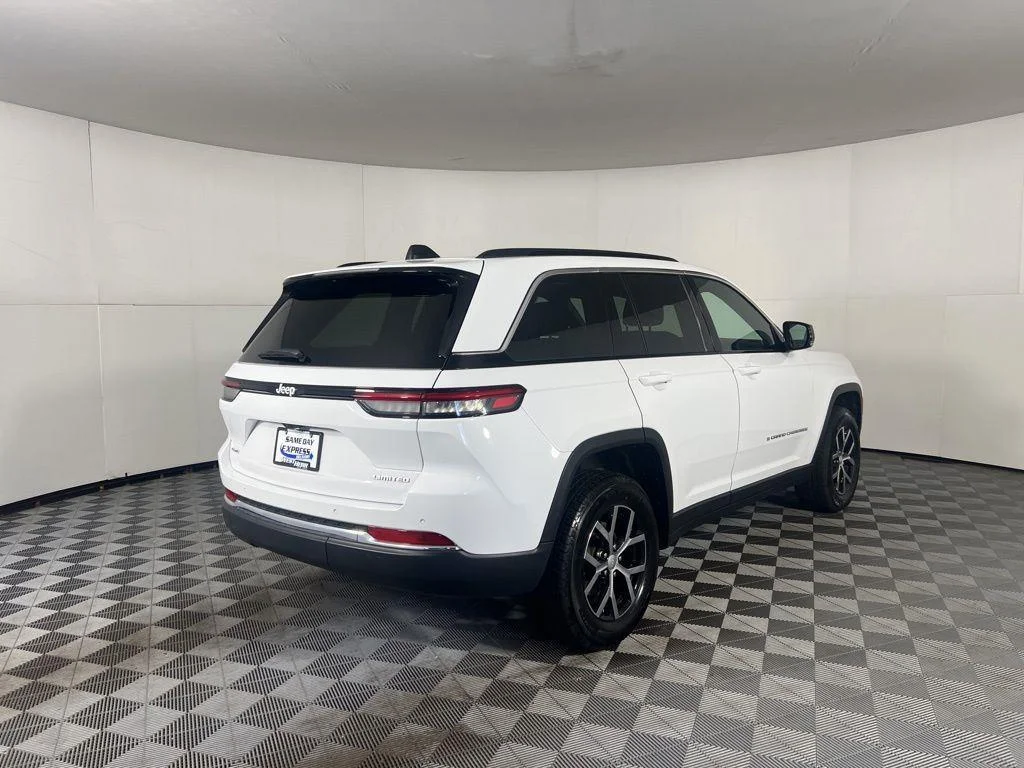 Used 2025 Bright White Clearcoat Jeep Limited image 8