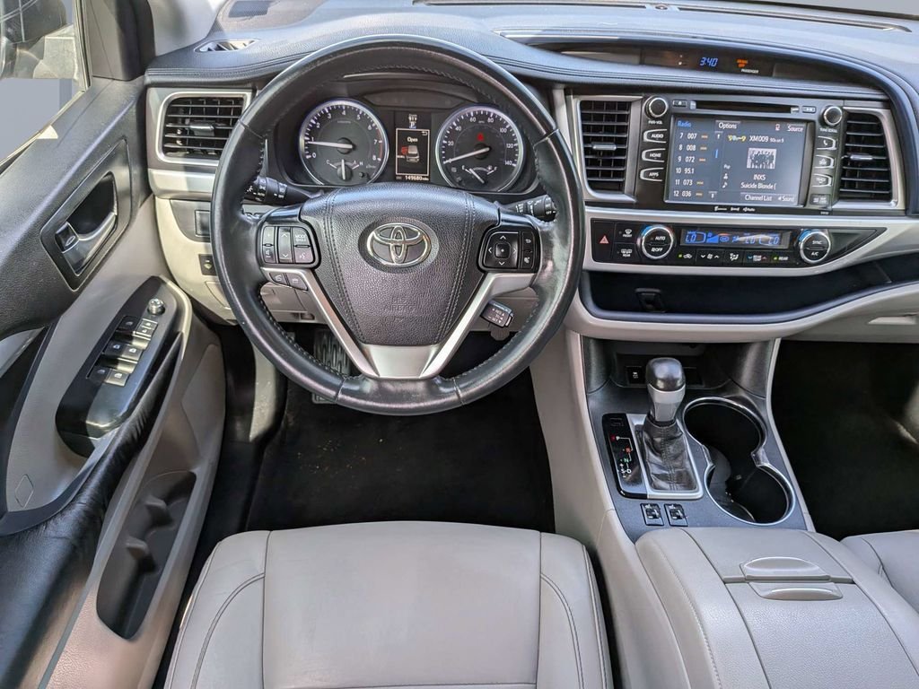 Used 2016 Gray Toyota XLE V6 image 16