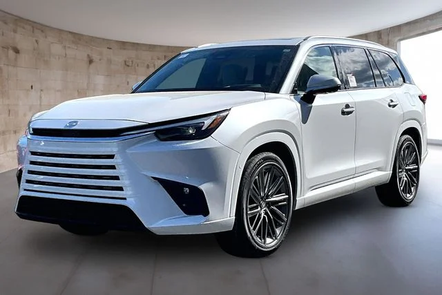 New 2026 Wind Chill Pearl Lexus Luxury image 2