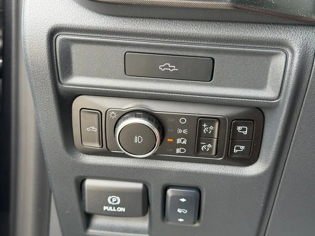 New 2026 Carbonized Gray Metallic Ford Tremor® image 19