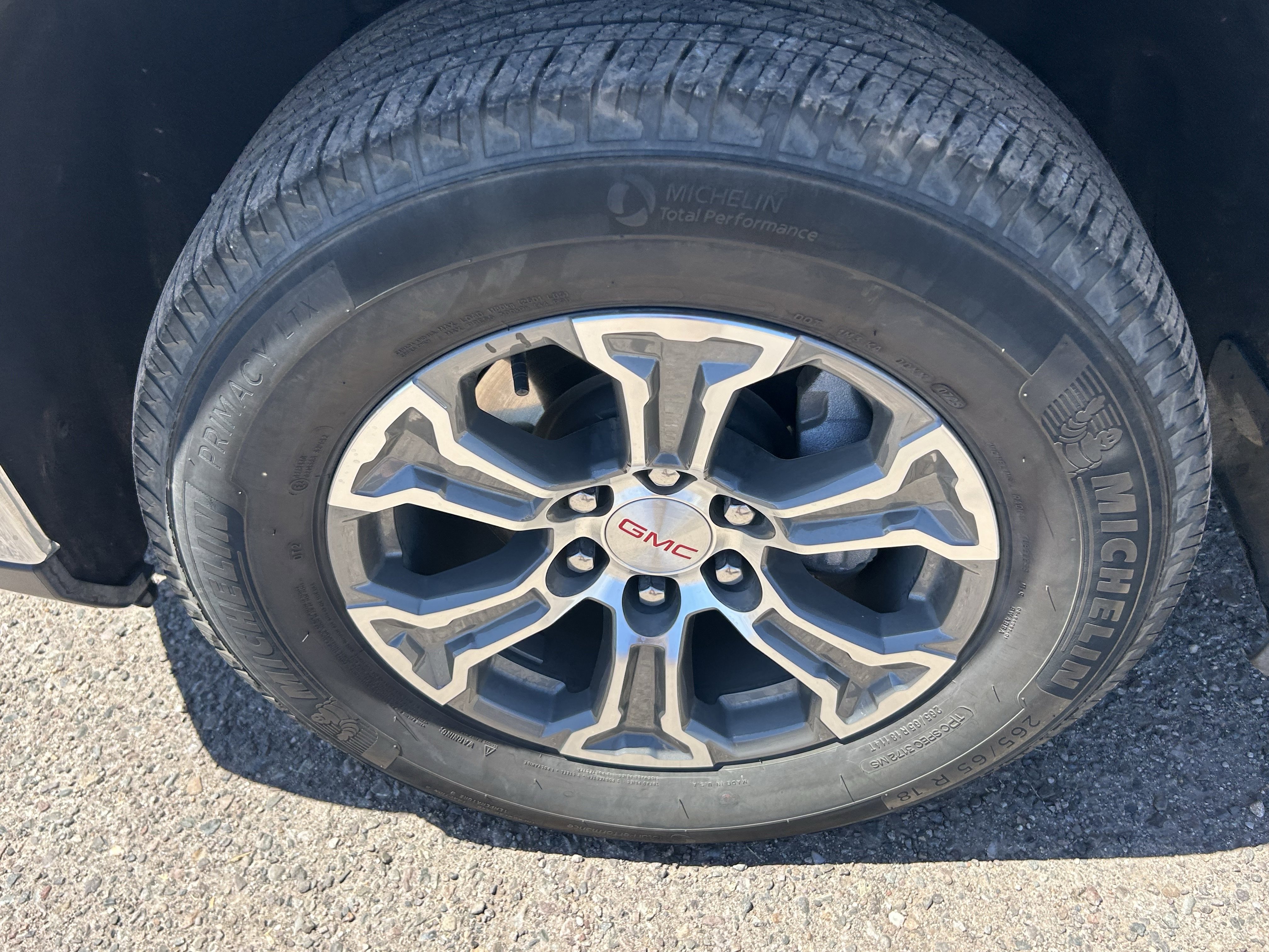 Used 2025 Sterling Metallic GMC SLT image 8