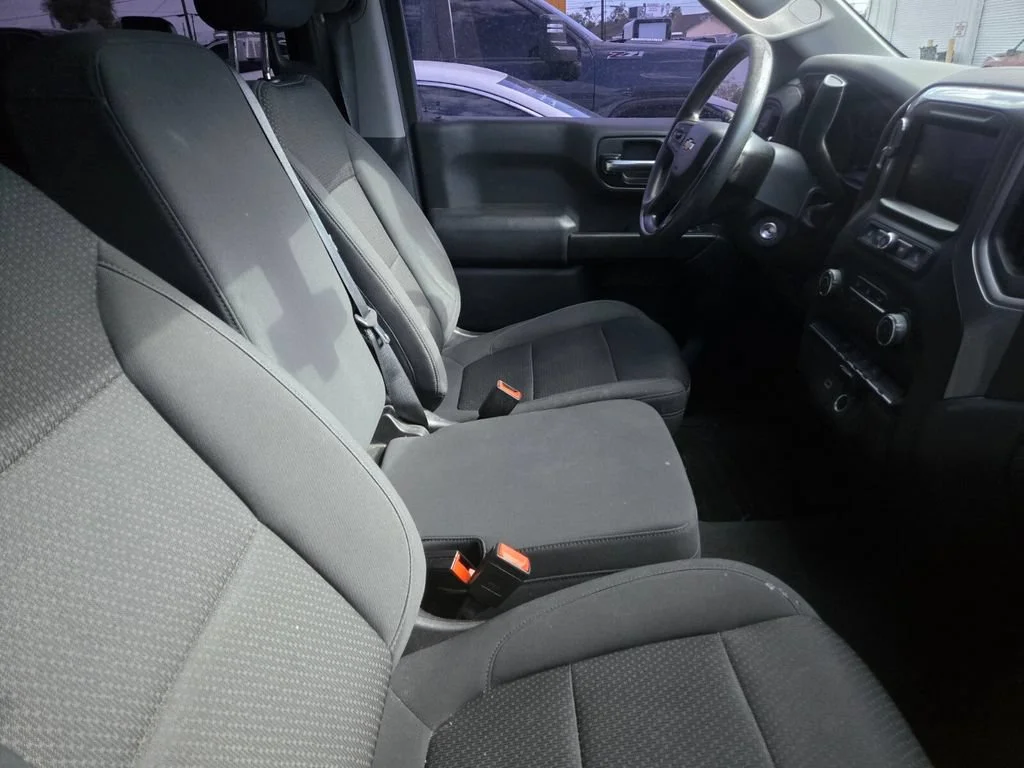 Used 2020 SUMMIT WHITE Chevrolet Custom image 4