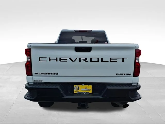 Used 2025 White Chevrolet Custom image 9