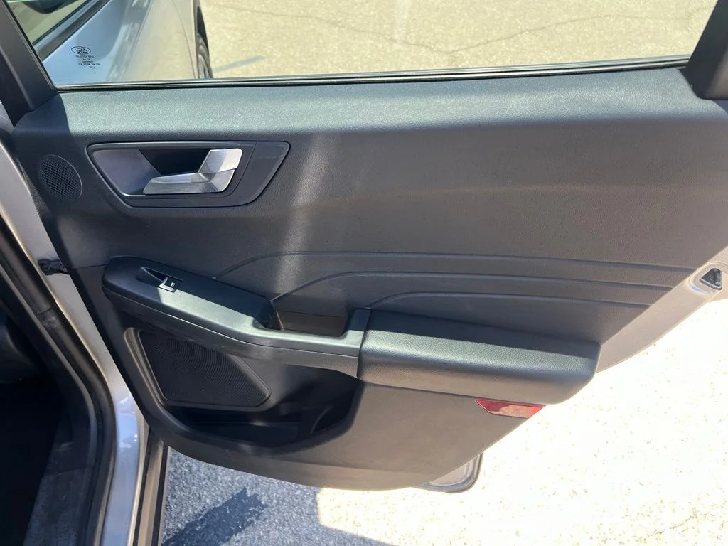 Used 2022 Silver Ford SEL image 22