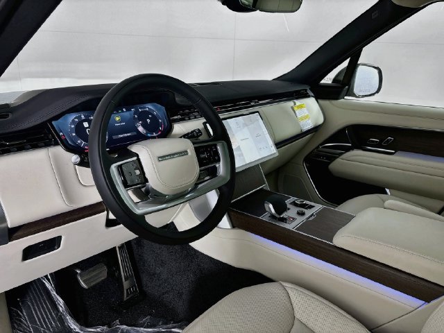 New 2027 Black Land Rover SE image 9