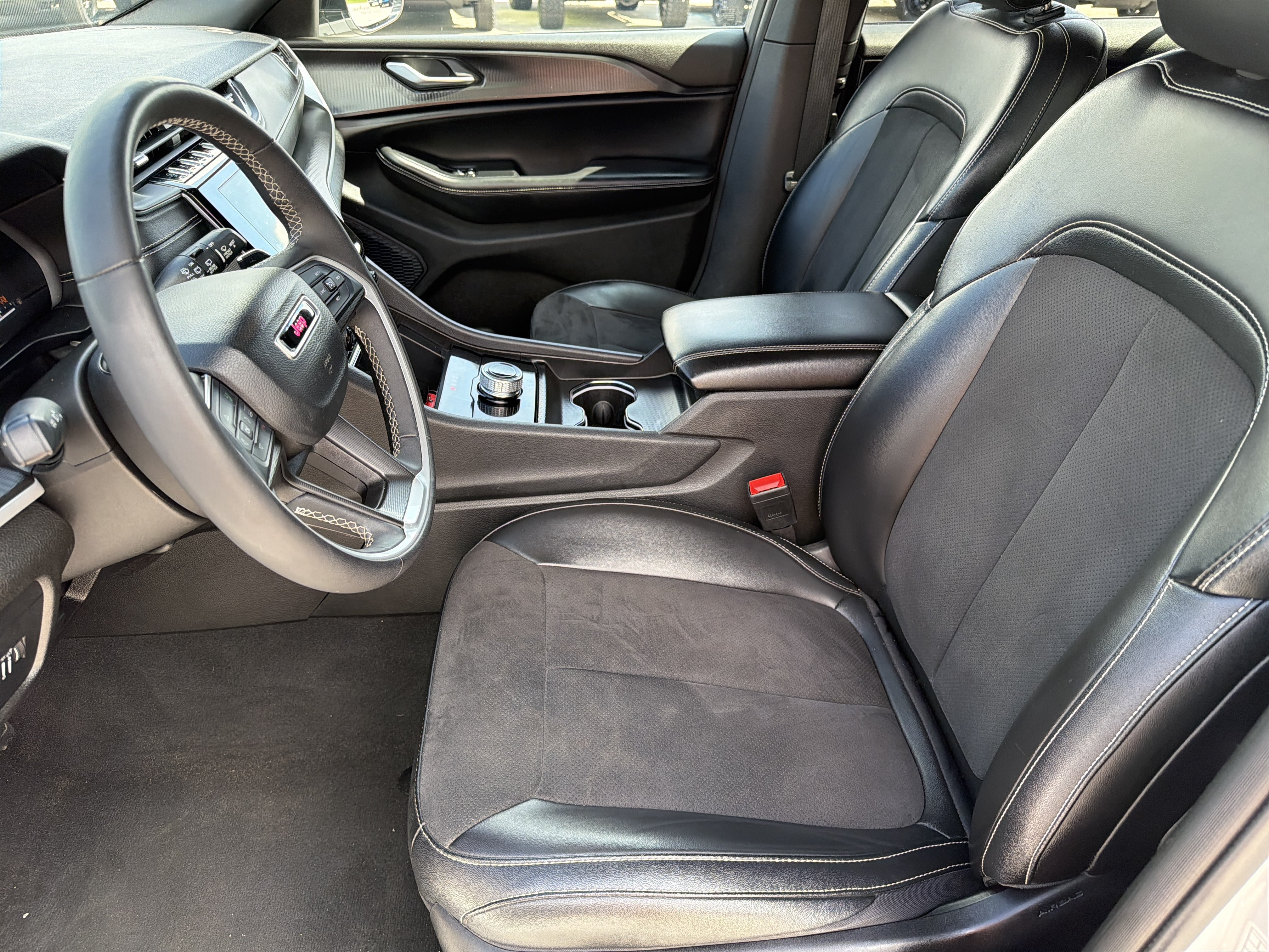 Used 2023 Bright White Clearcoat Jeep Altitude image 12