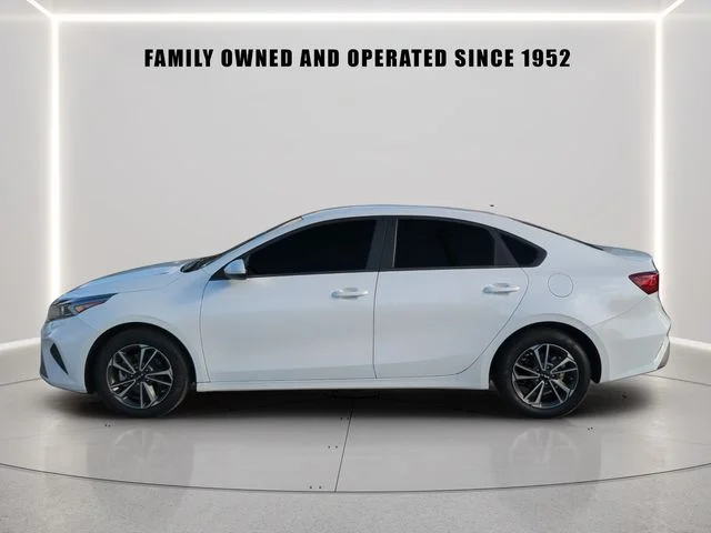 Used 2024 White Kia LXS image 2