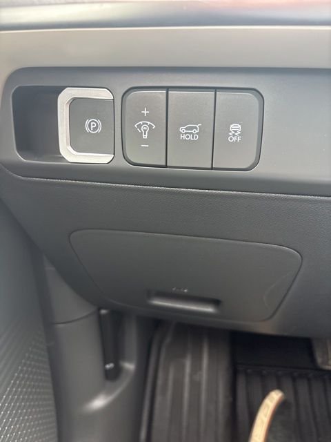 Used 2024 Silver Hyundai SEL image 16