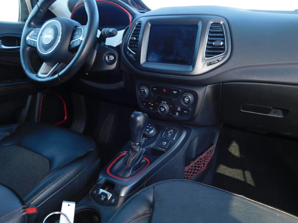 Used 2018 Blue Jeep Trailhawk image 17