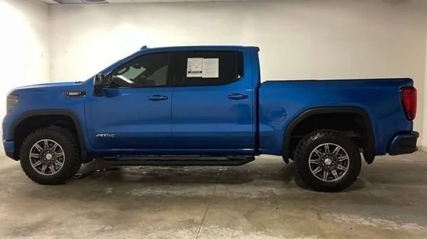 Used 2024 Dynamic Blue Metallic GMC AT4 image 5
