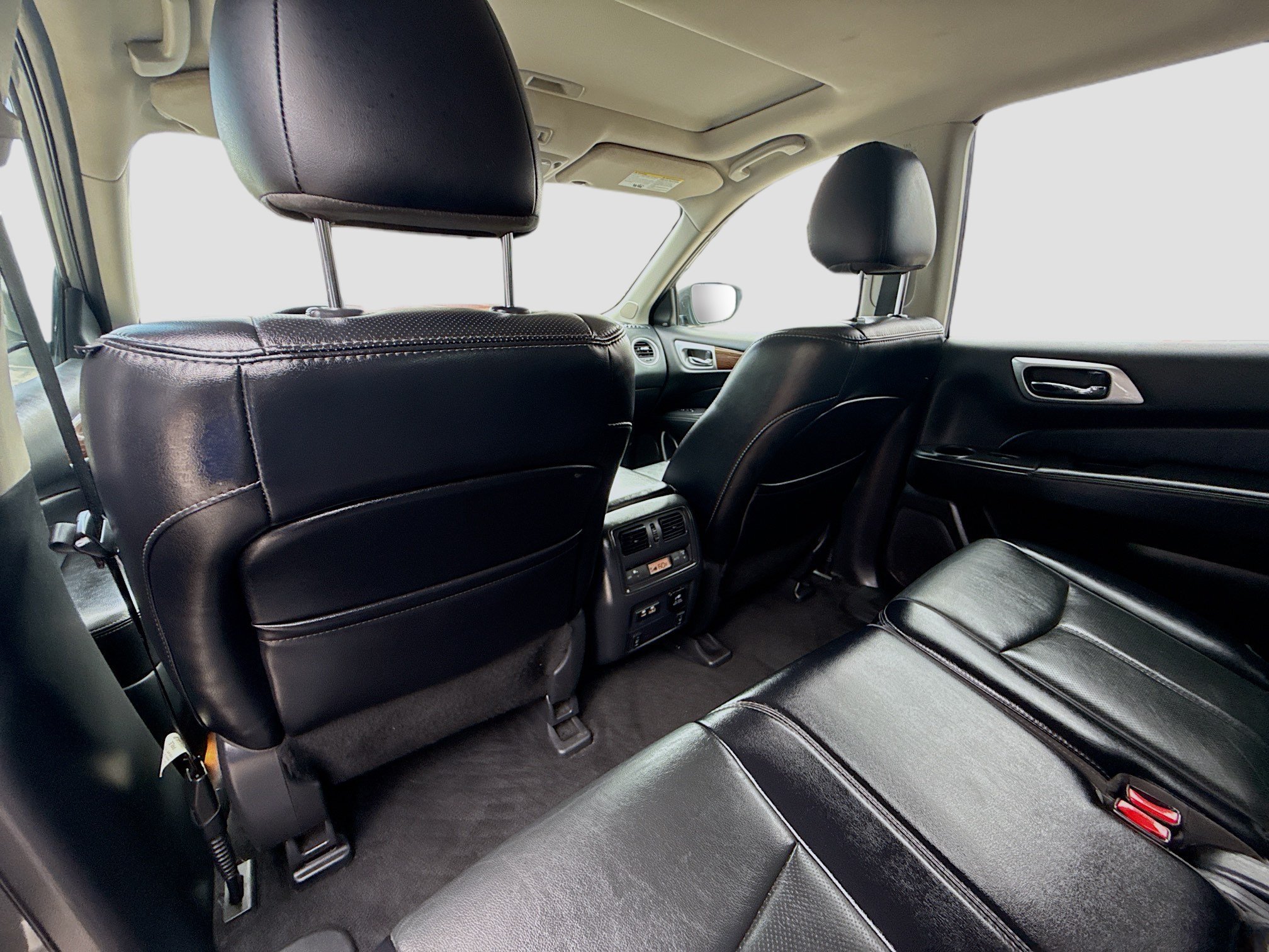 Used 2020 Gun Metallic Nissan Platinum image 23