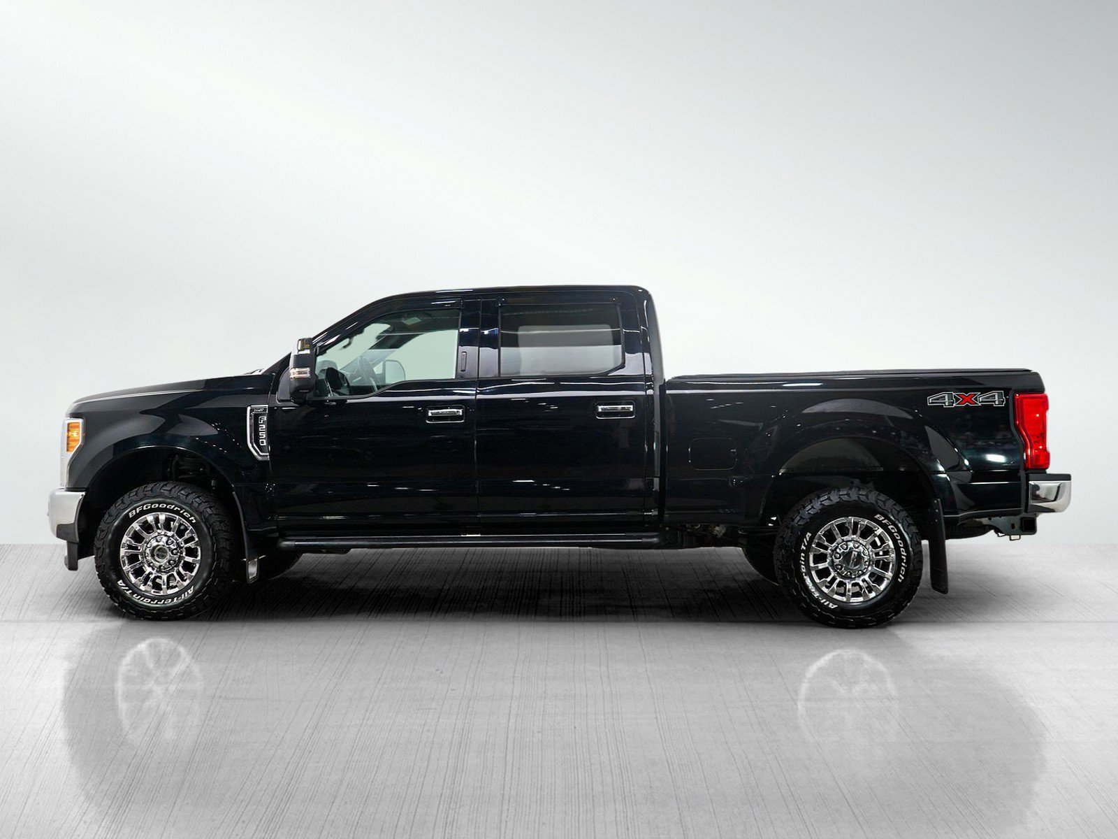 Used 2017 Ford F-250 Super Duty XLT with VIN 1FT7W2B60HEB35679 for sale in White Bear Lake, Minnesota