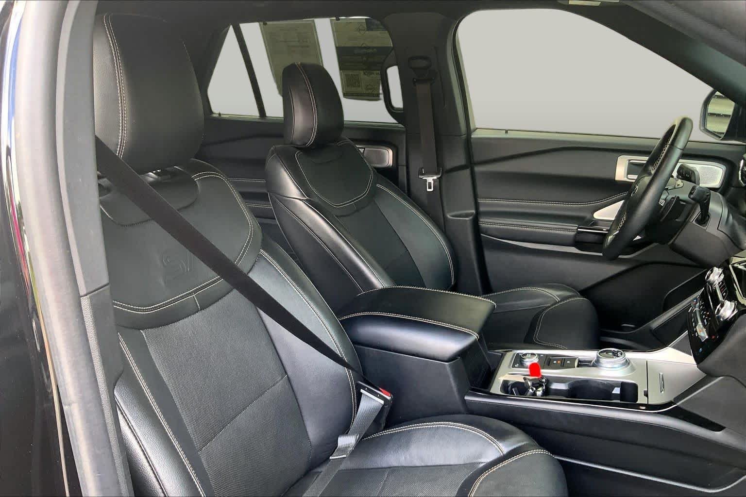 Used 2023 Agate Black Ford ST image 9