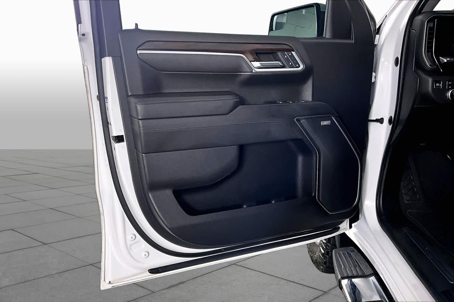 Used 2022 Summit White GMC SLT image 9