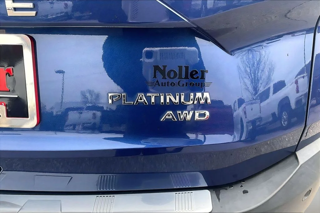 Certified Used 2021 Blue / Black Nissan Platinum image 7