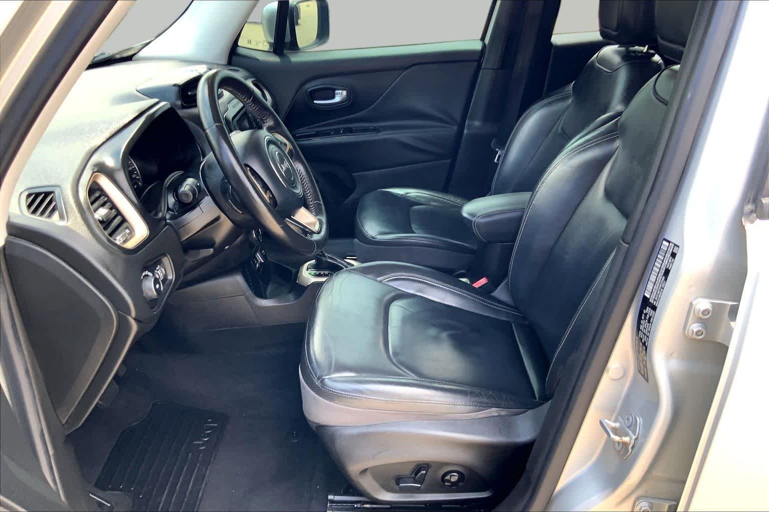 Used 2016 Glacier Metallic Jeep Limited image 8