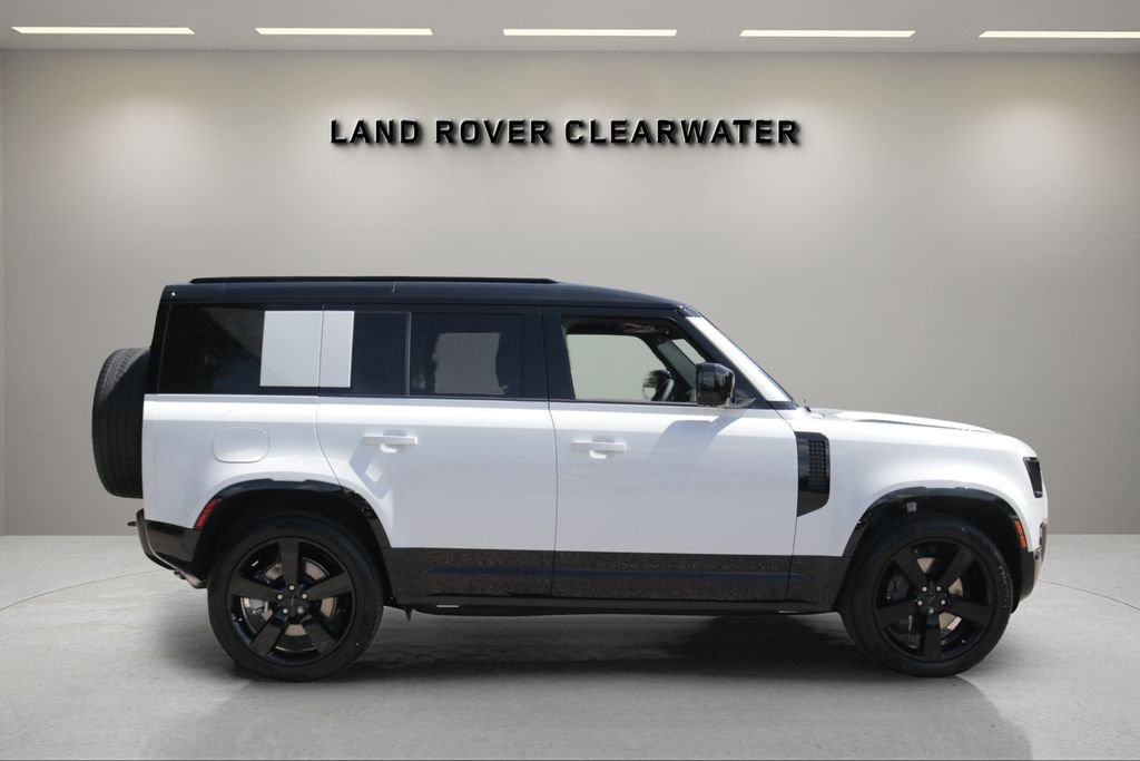New 2026 Fuji White Land Rover X-Dynamic SE image 6