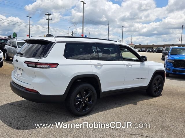 New 2026 Bright White Clear-Coat Exterior Paint Jeep Limited image 13