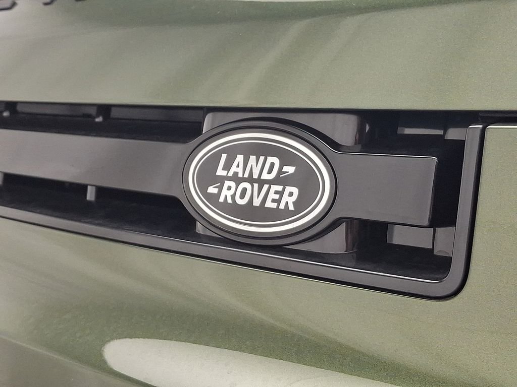 New 2026 Woolstone Green Land Rover X-Dynamic SE image 21