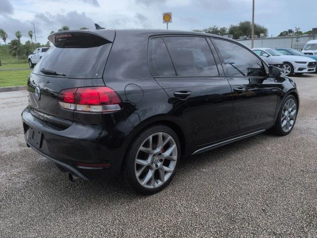 Used 2014 Black Volkswagen  image 4