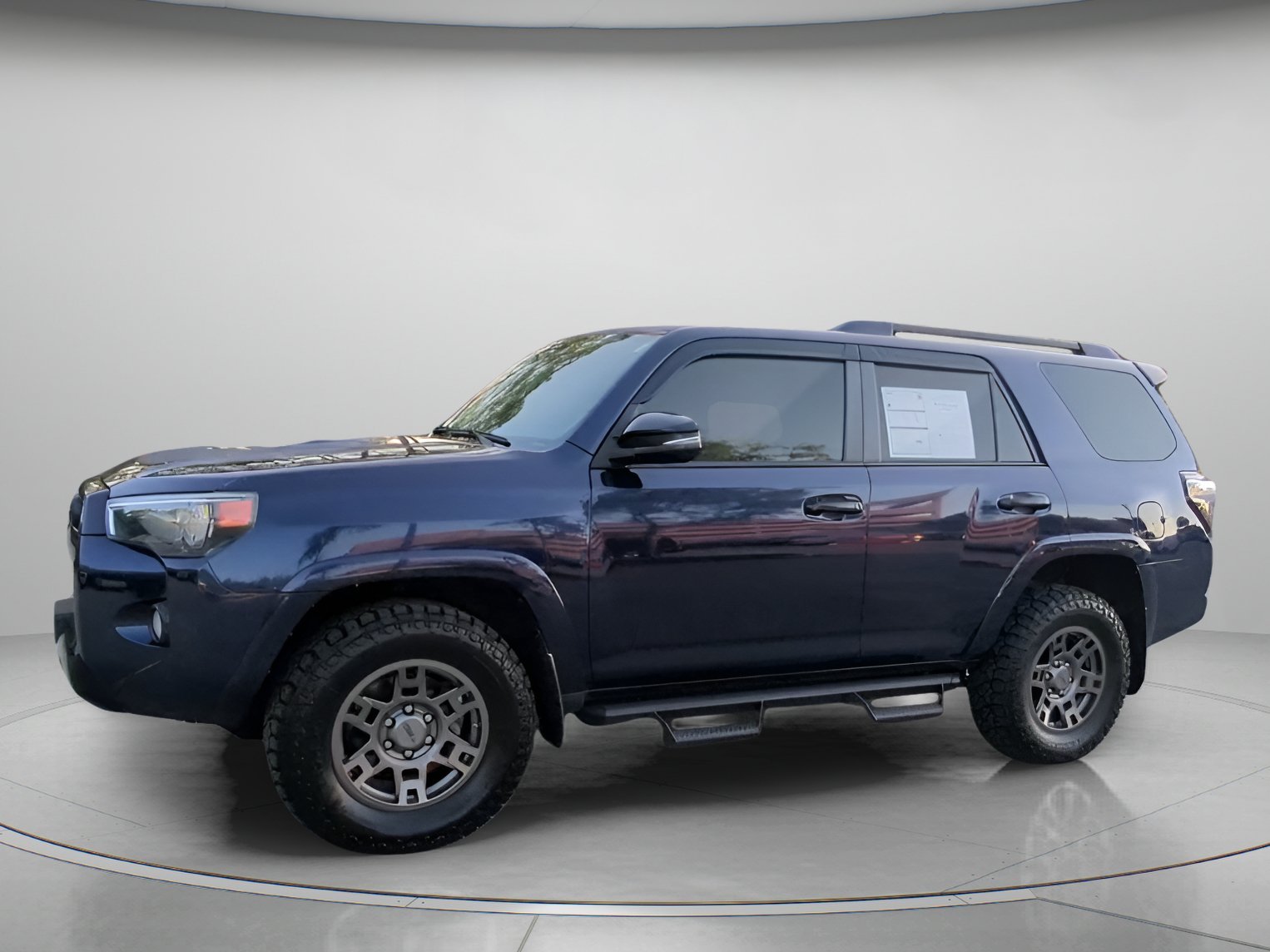 Used 2020 Nautical Blue Metallic Toyota Venture image 9