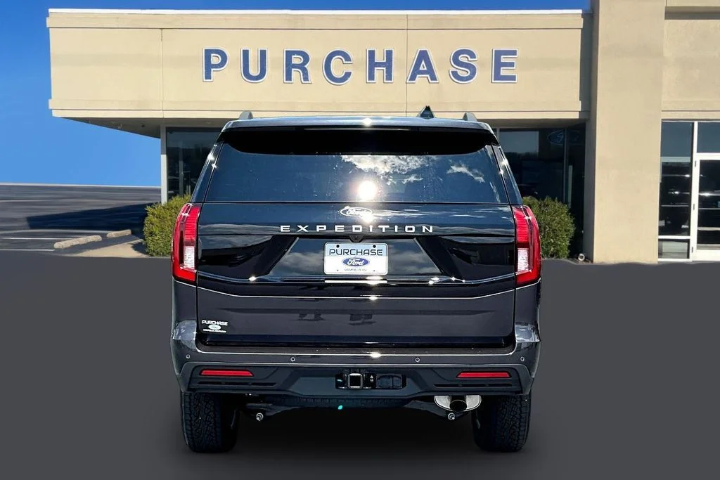 New 2027 Gray Ford Active image 4