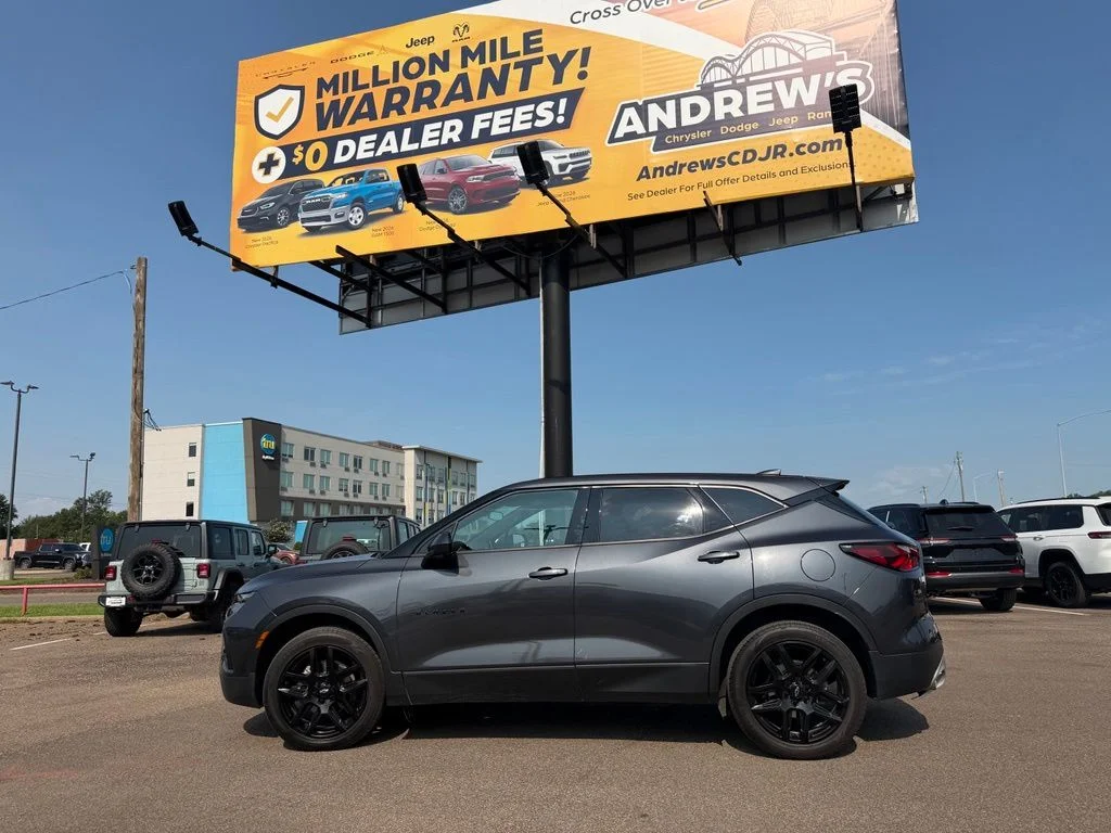 Used 2022 Gray Chevrolet LT image 2