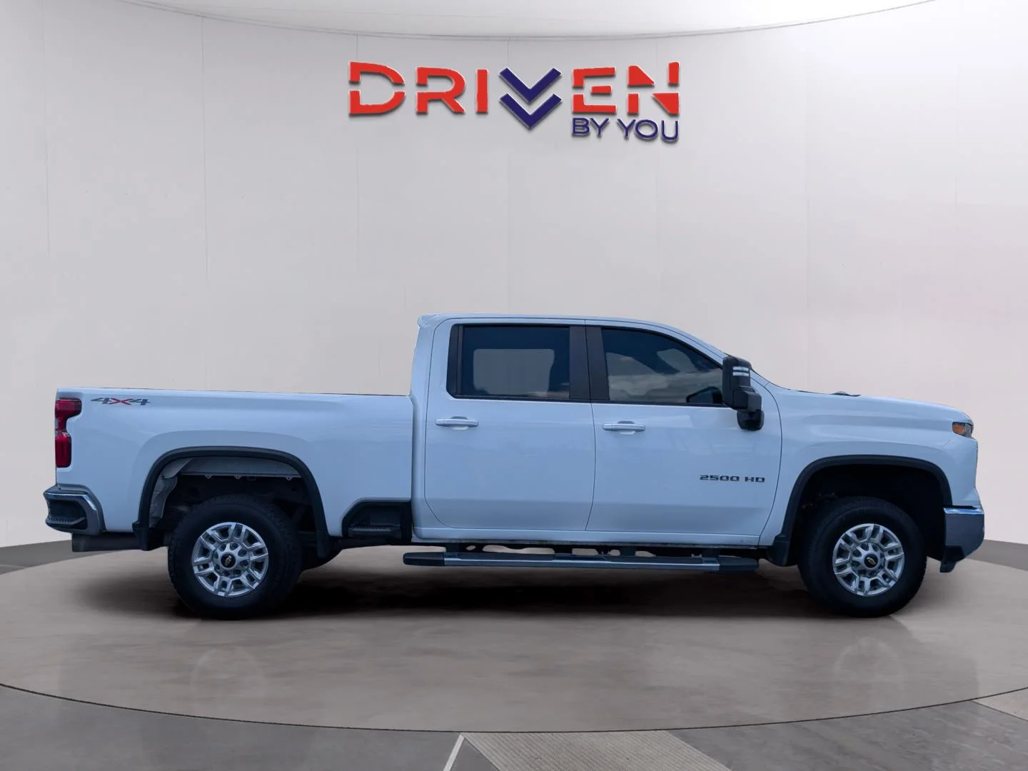 Used 2024 Summit White Chevrolet LT image 6