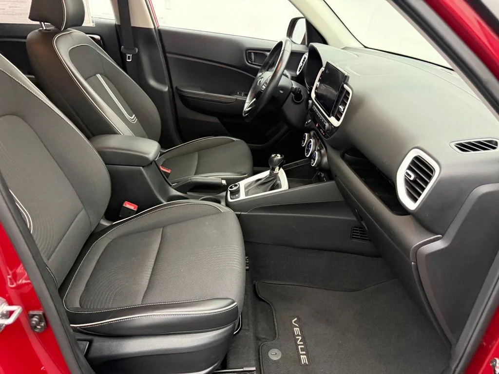 Used 2022 Red Hyundai Limited image 36