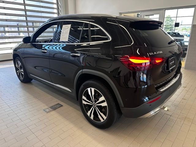 Used 2024 Black Mercedes-Benz GLA 250 image 7