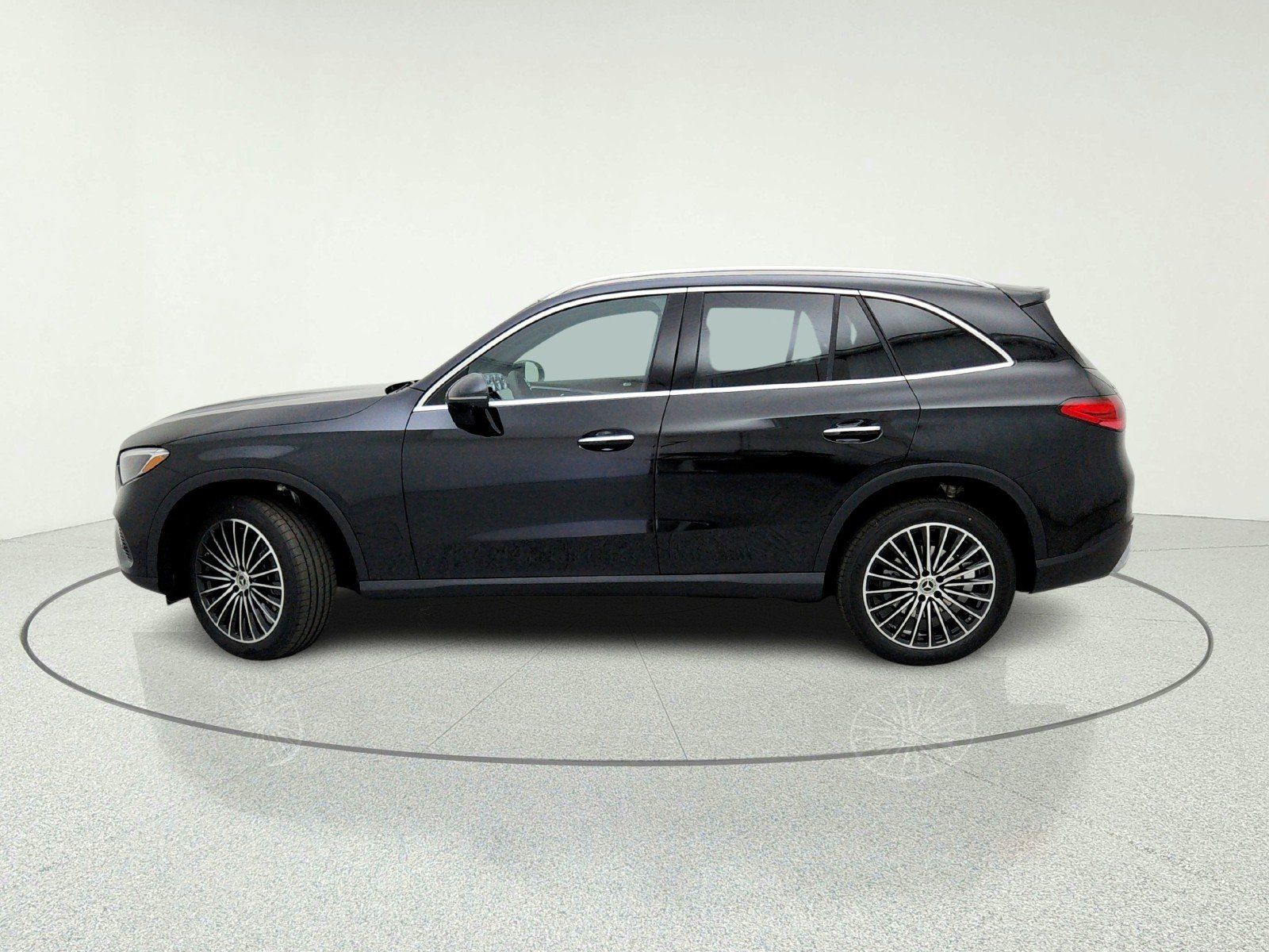 New 2026 Obsidian Black Metallic Mercedes-Benz GLC 300 SUV image 14
