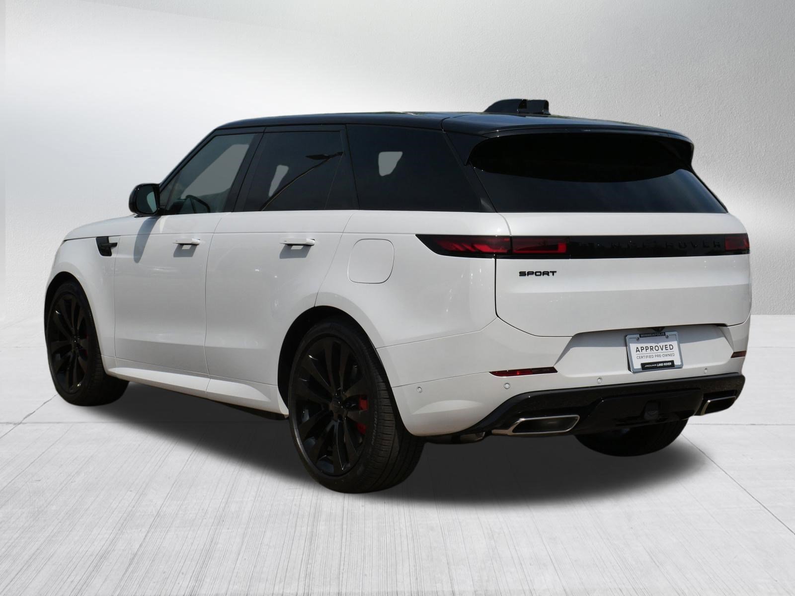 Used 2026 Ostuni Pearl White Premium Metallic Land Rover Autobiography image 3