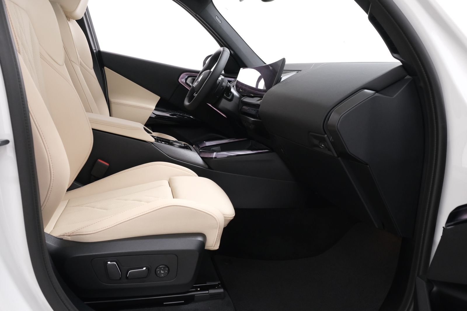 New 2026 Alpine White BMW 30 xDrive image 36