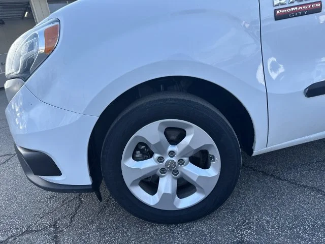 Used 2022 White Ram Base image 27