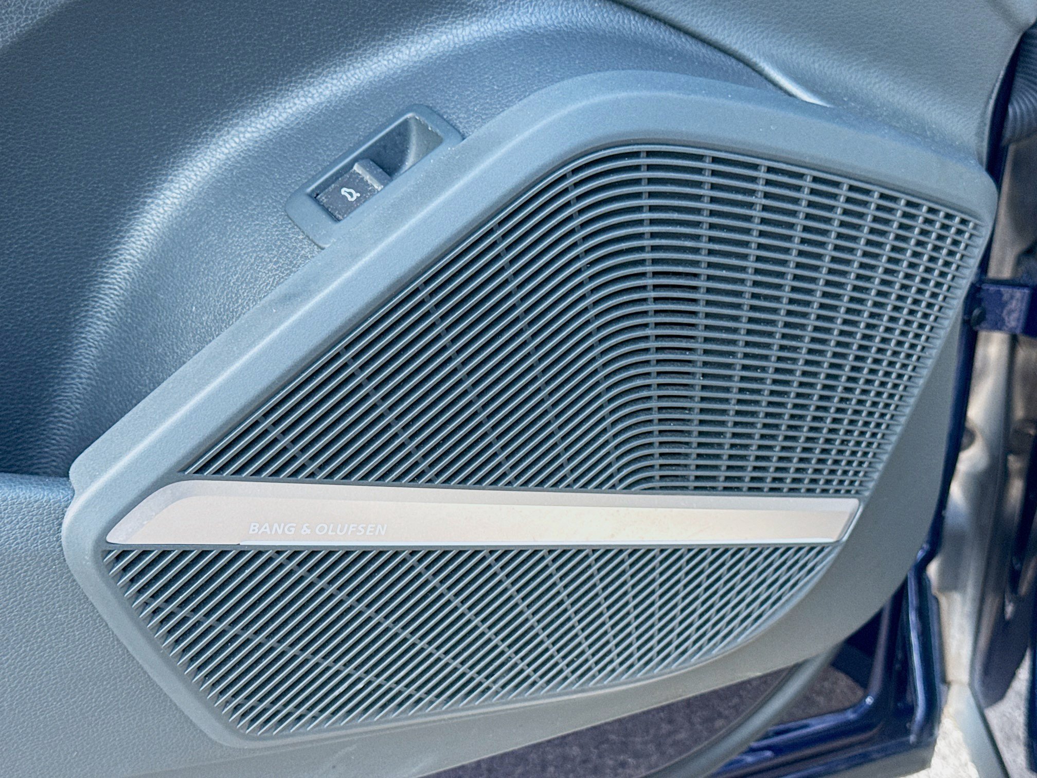 Used 2020 Navarra Blue Metallic Audi Premium Plus image 23