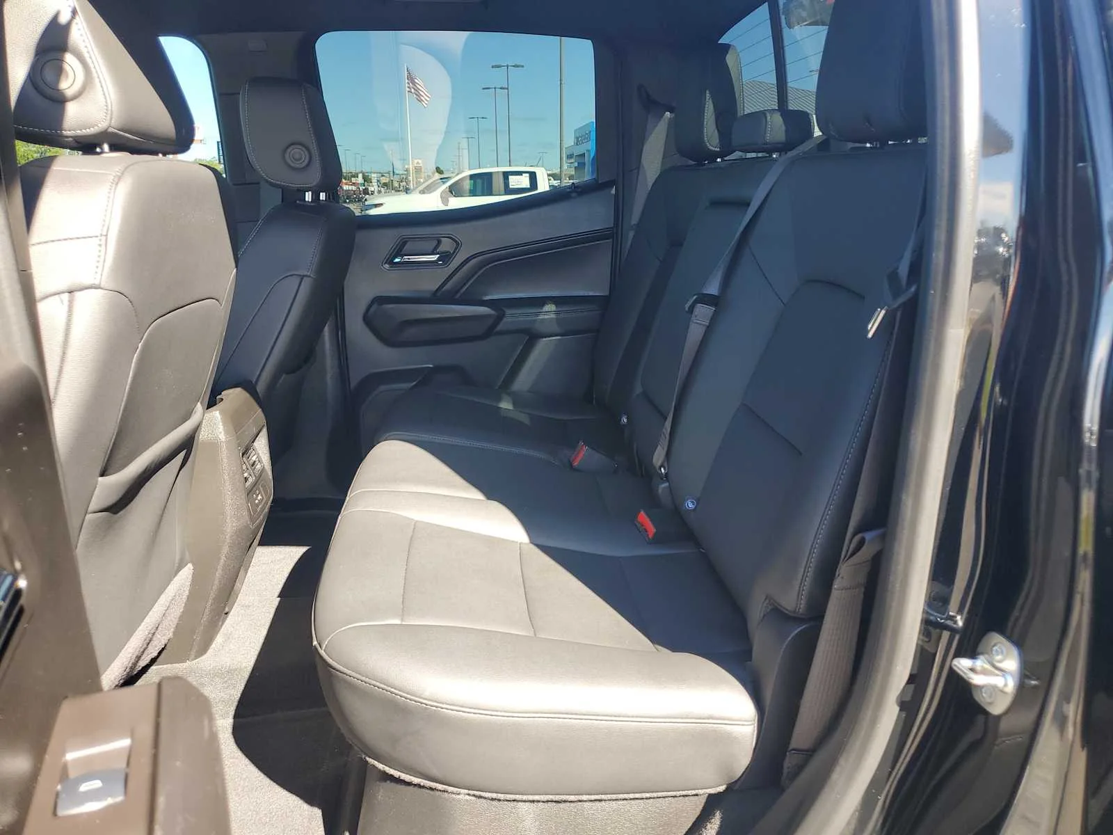 Used 2024 Onyx Black GMC Elevation image 21