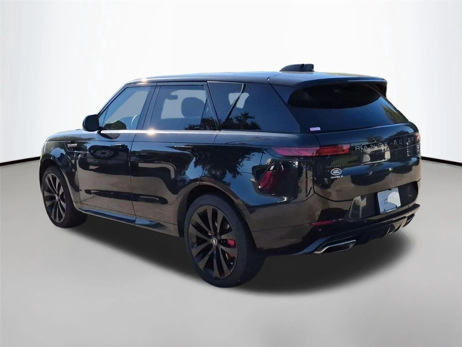 Used 2024 Santorini Black Metallic Land Rover Dynamic SE image 3