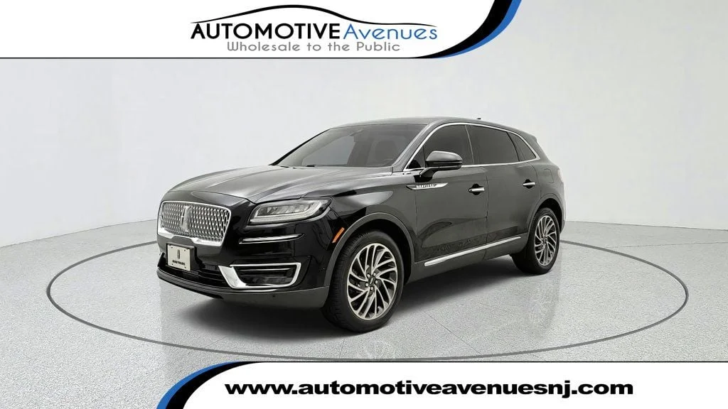 Used 2019 Infinite Black Metallic Lincoln Reserve AWD w/ Tech Package & Driver Assistance image 1