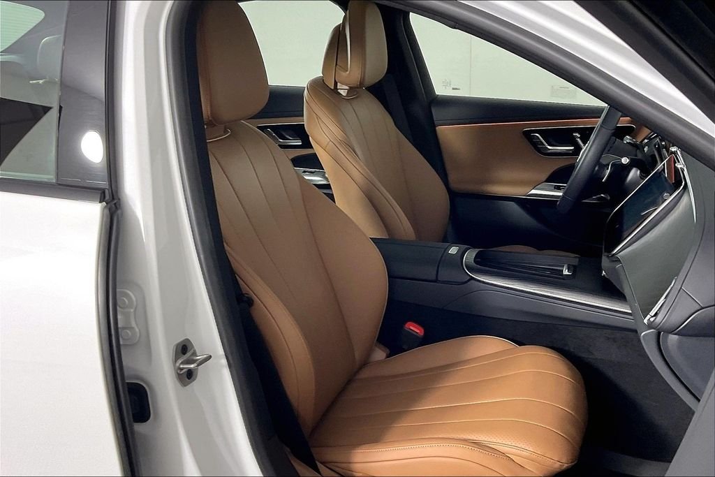 2026 Mercedes-Benz E-Class E450 - Photo 7