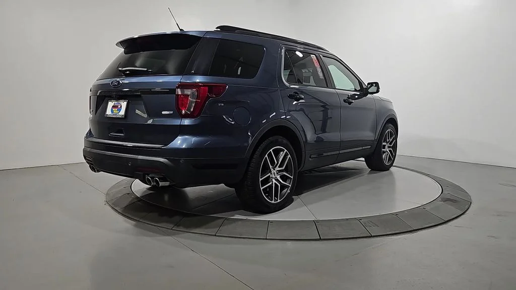 Used 2018 Blue Ford Sport image 5