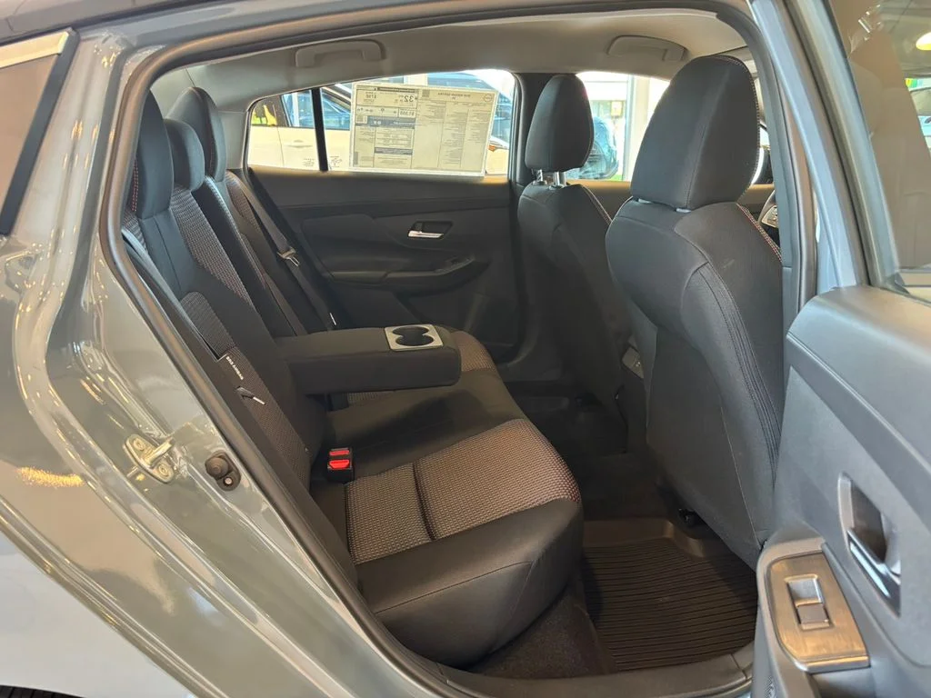 New 2026 Atlantic Gray Metallic / Super Black Two-tone Nissan SR image 26