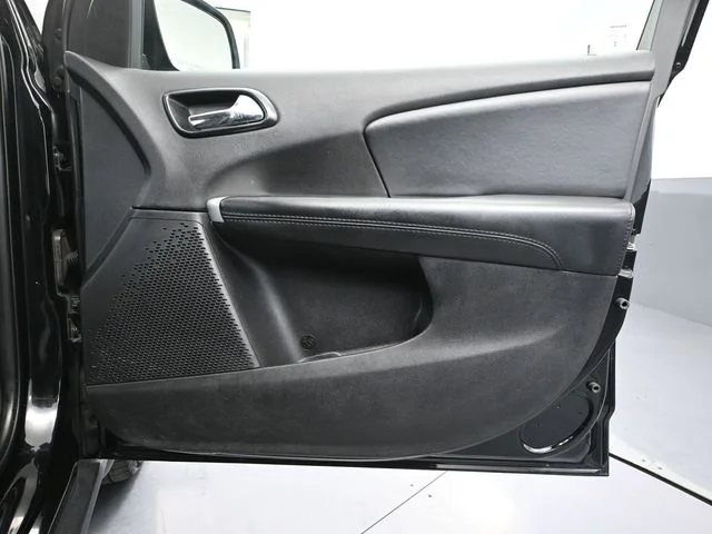 Used 2019 Black Dodge SE image 41